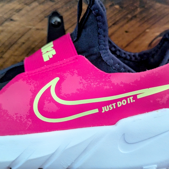 Nike Flex Runner 2 GS 'Dark Obsidian Fireberry Size 3.5Y - Picture 12 of 12